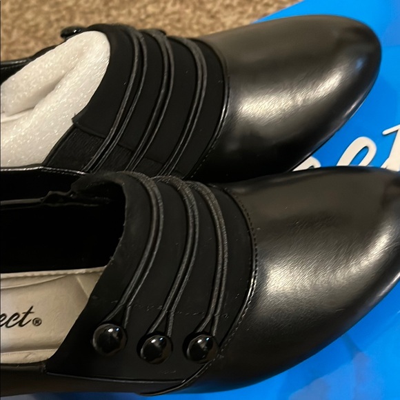 Easy Street Black Heels - Picture 8 of 8